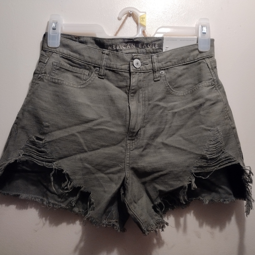 A&E highest rise mom short